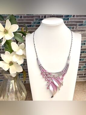 Rosemarie and Jubalee Women's Unbe-leaf-ably Pink necklace